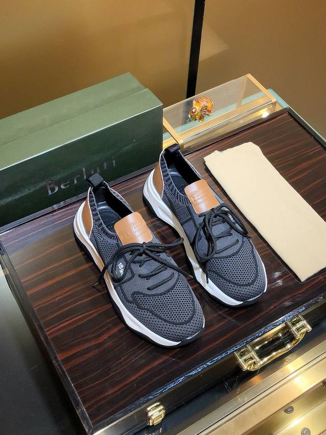 商品名称：Berluti 布鲁提 正规码数: 38-44 休闲鞋 商品材料：精选 飞织鞋面，柔软羊皮垫脚；原厂特供大底。